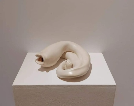 IO-CANTO-202123-scultura-in-terracotta-patinata-e-smalti-27x20x10